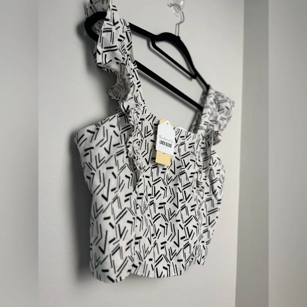 White & Black Lines Crop Top Cotton Monteau Size XL NWT - Picture 3 of 6